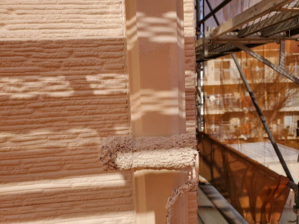 M様(亀山)樋(中塗り) (4) 亀山市の外壁塗装、防水工事をリペイント匠が施工した写真