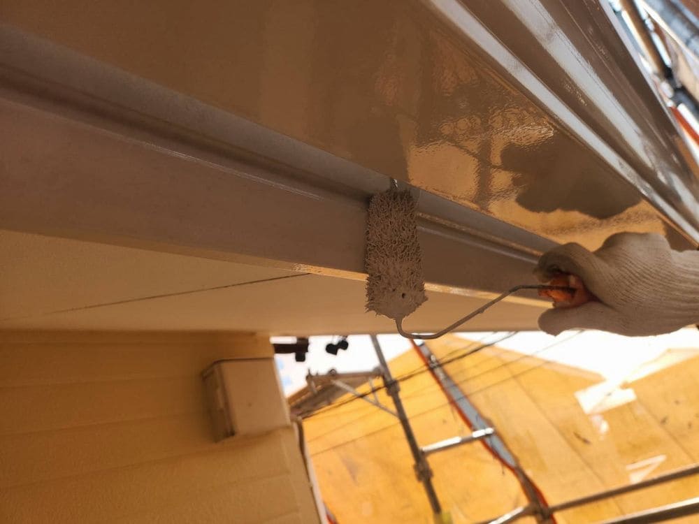 四日市市_O様_鼻隠し(中塗り) 四日市市の外壁・屋根塗装をリペイント匠が施工した写真