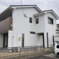 鈴鹿市｜ホワイトで新築の輝き復活｜長期保証が決め手、家族全員が大満足