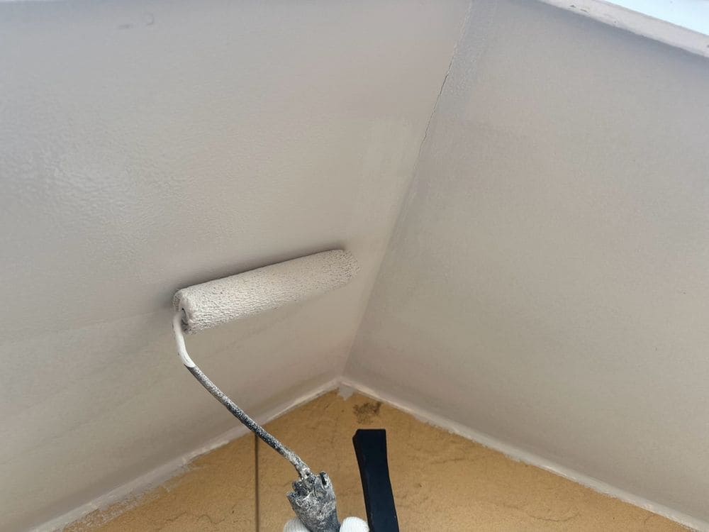 津市久居 T様軒天上塗り 津市の外壁塗装をリペイント匠が施工した写真