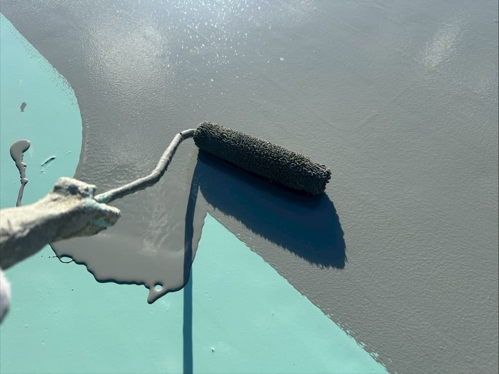 K様(津)_防水(トップコート) 津市の外壁塗装、防水工事をリペイント匠が施工した写真