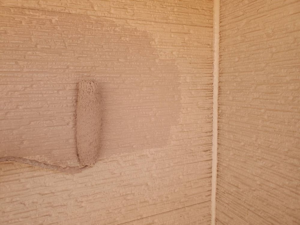 M様(亀山)外壁(中塗り1) 亀山市の外壁塗装、防水工事をリペイント匠が施工した写真