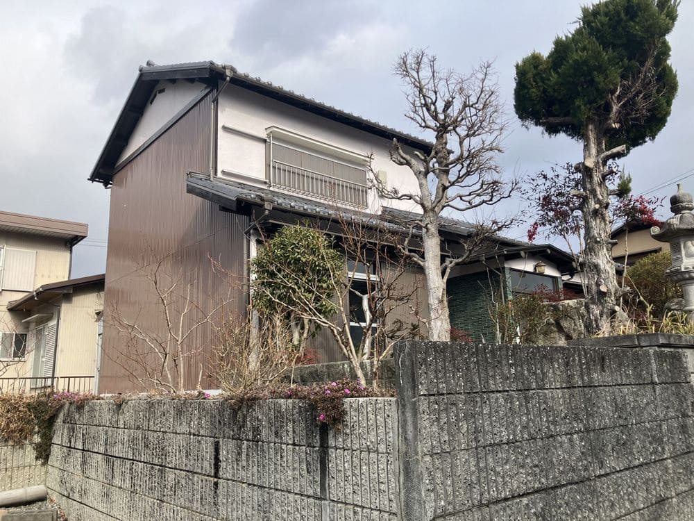 伊賀市の外壁塗装をリペイント匠が施工した写真