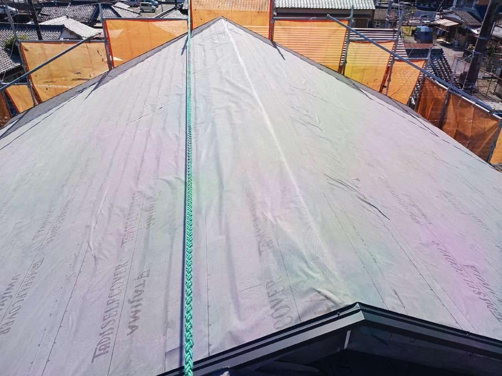 ルーフィング(施工後1) 尾鷲市で外壁塗装・屋根工事・防水工事をリペイント匠が施工した写真