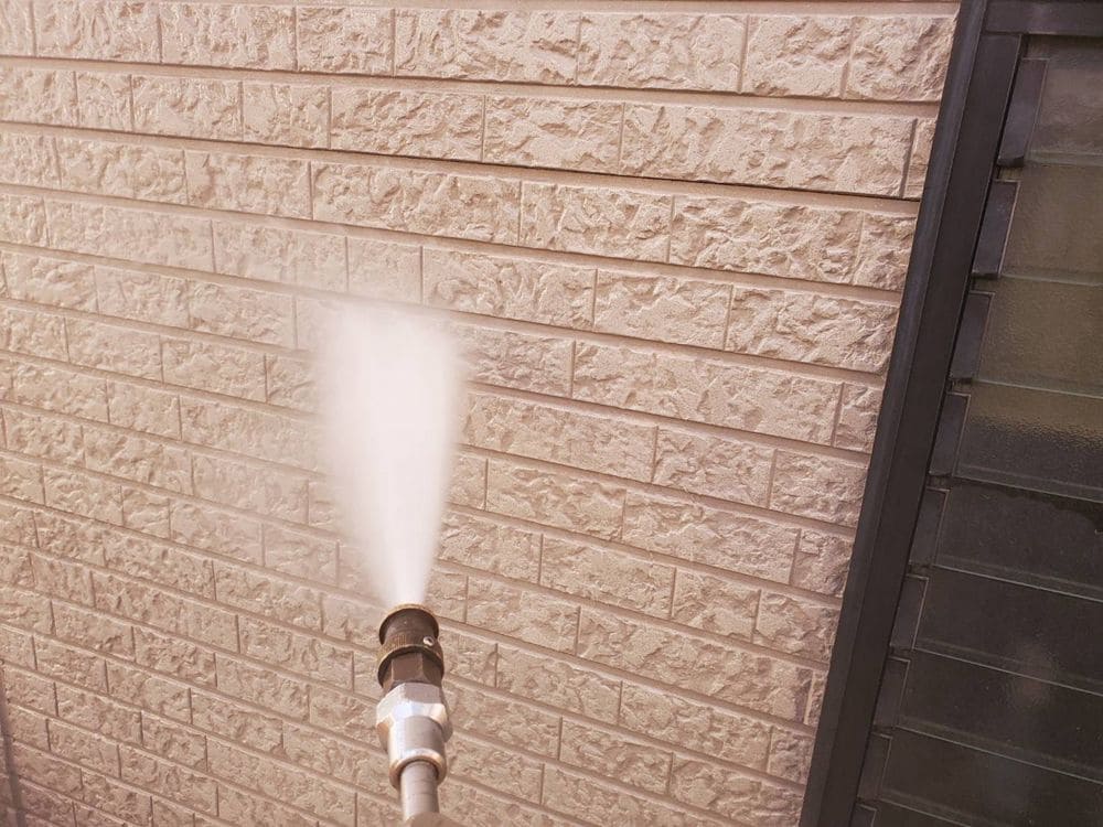 四日市市の外壁塗装をリペイント匠が施工した写真