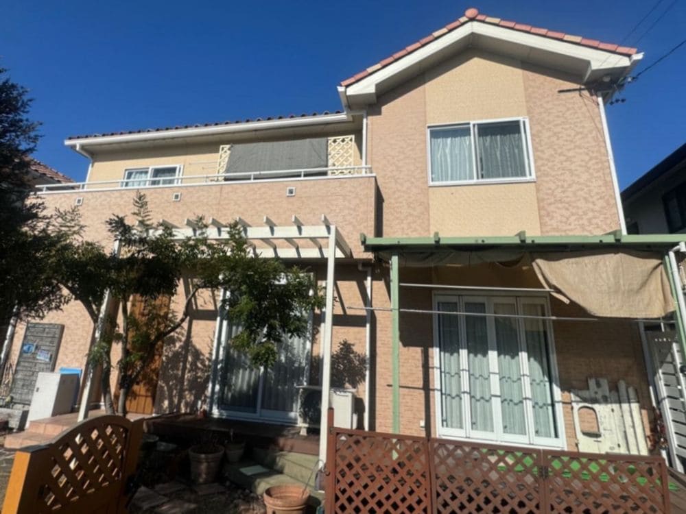 K様(鈴鹿市)施工前_外壁全体 (2) 鈴鹿市の外壁塗装、防水工事をリペイント匠が施工した写真