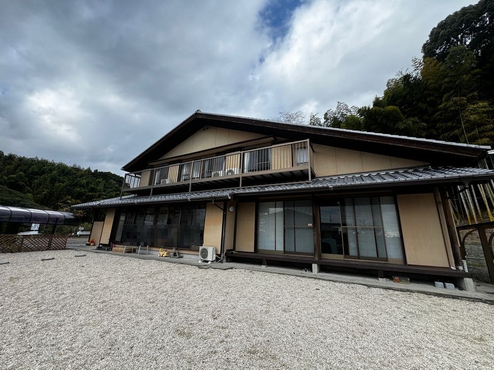 四日市市の外壁塗装をリペイント匠が施工した写真