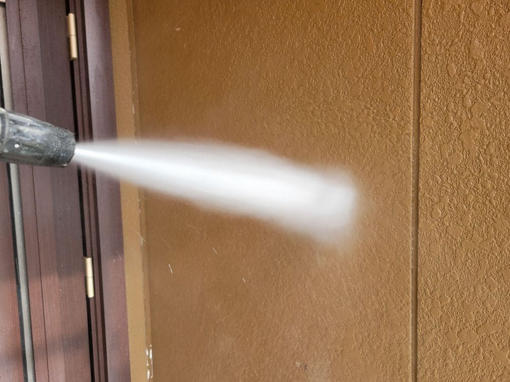 鈴鹿市の外壁・屋根塗装をリペイント匠が施工した写真