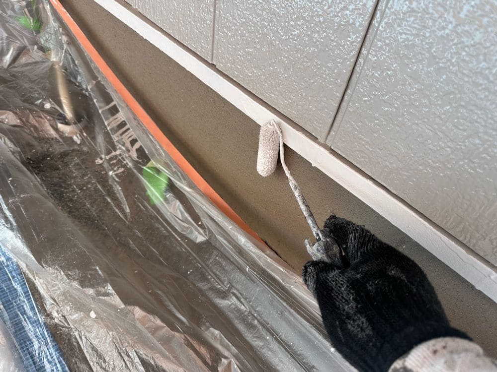 鈴鹿市_K様_水切り(上塗り) 鈴鹿市の外壁塗装、屋根塗装、防水工事をリペイント匠が施工した写真