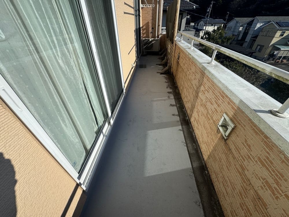 K様(鈴鹿市)防水(施工前) (2) 鈴鹿市の外壁塗装、防水工事をリペイント匠が施工した写真