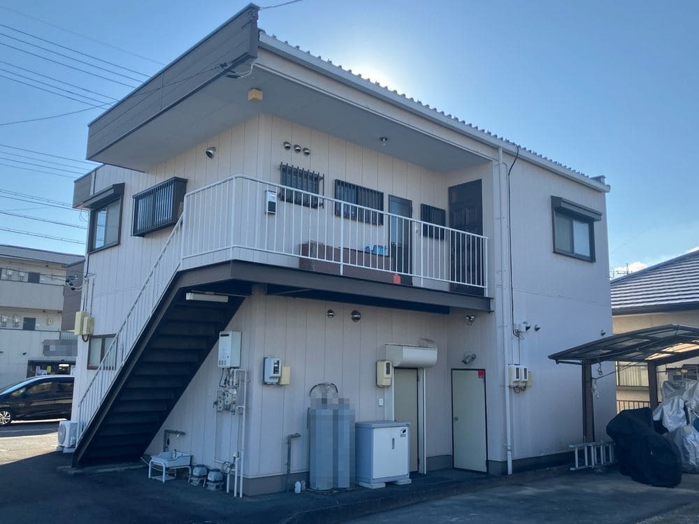 鈴鹿市_K様_全体_施工前 (3) 鈴鹿市の外壁塗装、屋根塗装、防水工事をリペイント匠が施工した写真