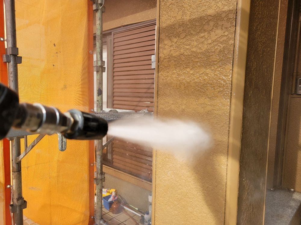 鈴鹿市の外壁・屋根塗装をリペイント匠が施工した写真