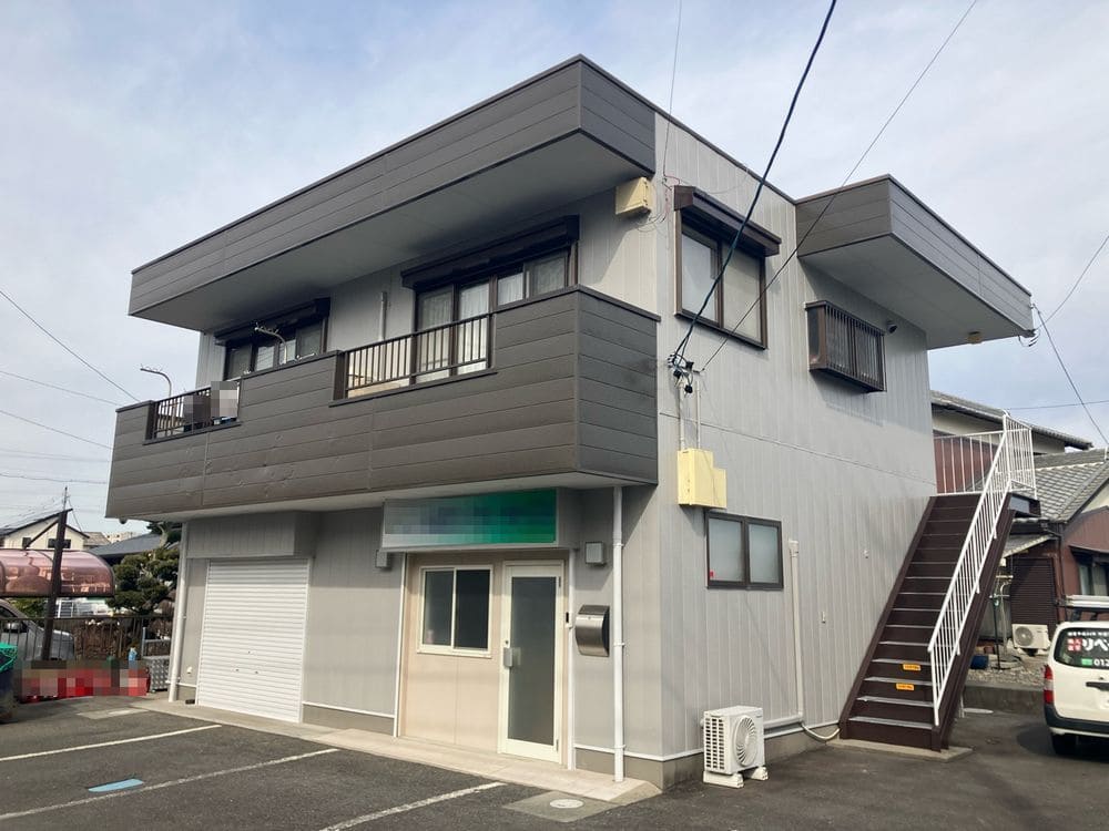 鈴鹿市_K様_全体_施工後 (2) 鈴鹿市の外壁塗装、屋根塗装、防水工事をリペイント匠が施工した写真