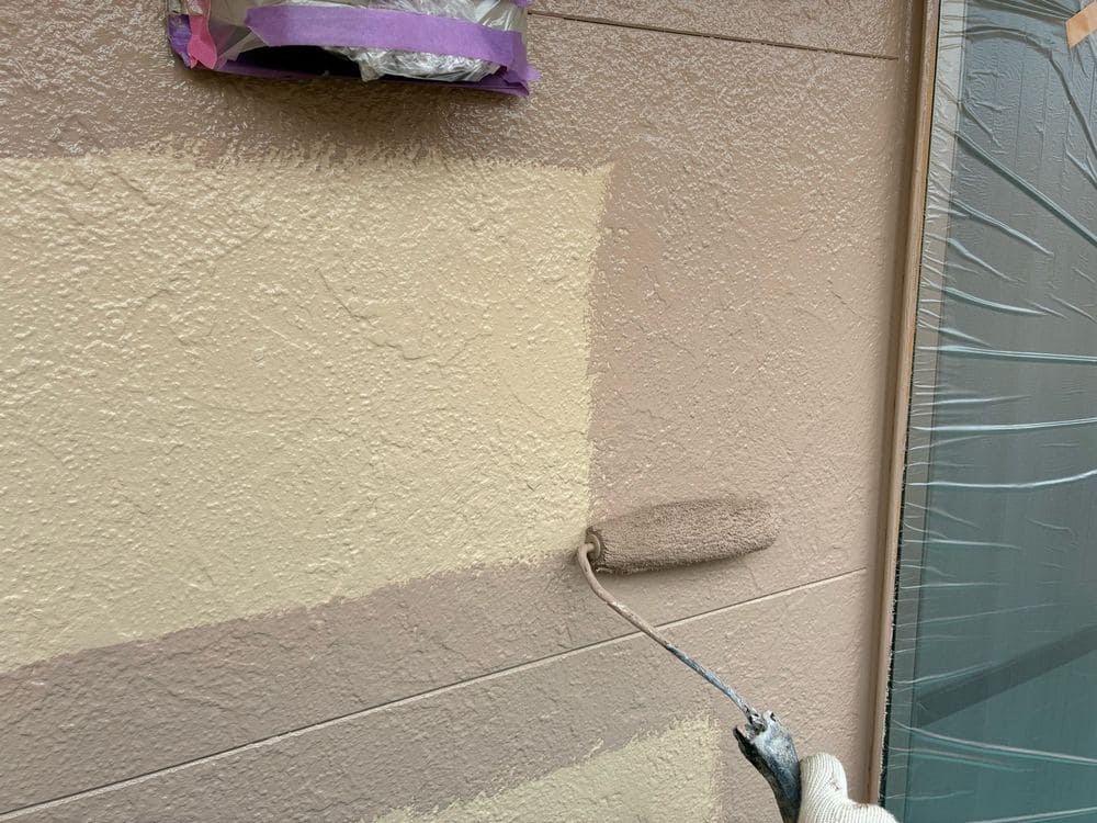 津市久居 H様中塗り (2) 津市の外壁塗装をリペイント匠が施工した写真