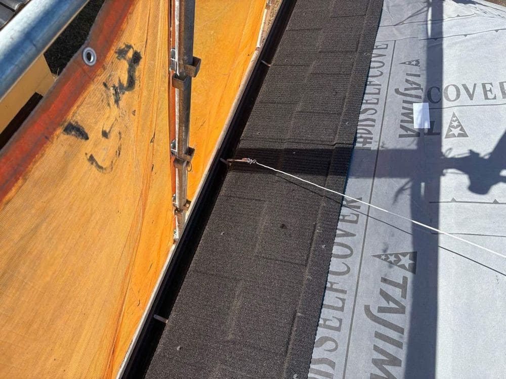 名張市の屋根工事をリペイント匠が施工した写真