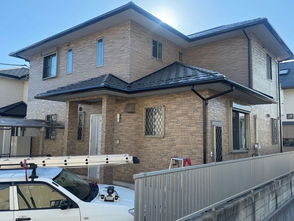 鈴鹿市_S様_施工後_外壁全体 (2) 鈴鹿市の外壁塗装、防水工事をリペイント匠が施工した写真