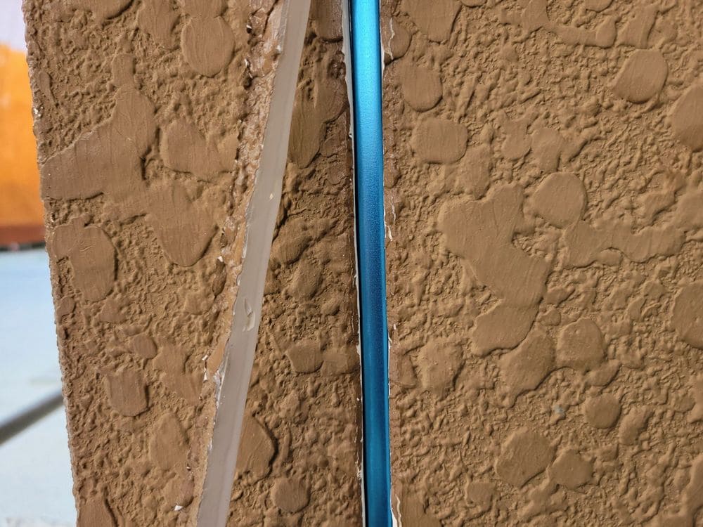 鈴鹿市の外壁・屋根塗装をリペイント匠が施工した写真