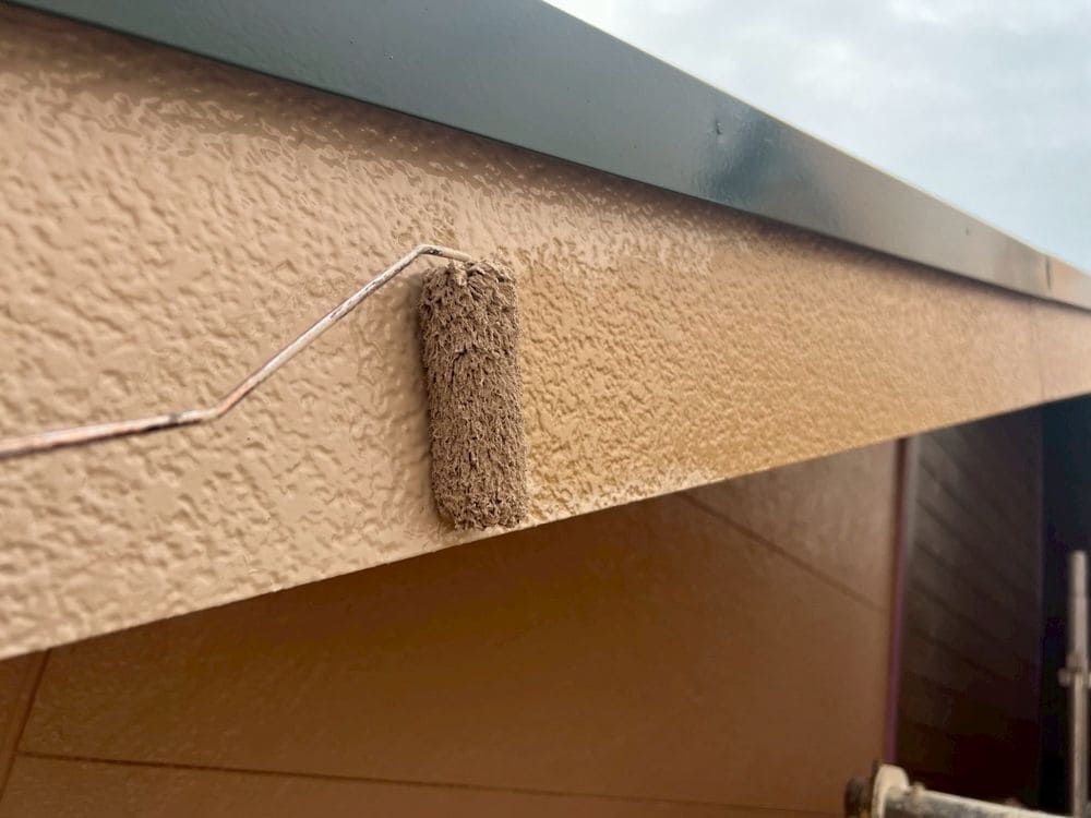 津市久居 H様破風中塗り 津市の外壁塗装をリペイント匠が施工した写真