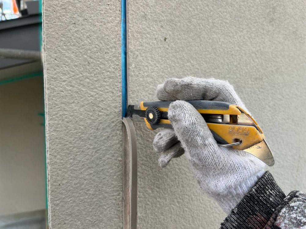 シール(撤去) 松阪市で外壁塗装と防水工事をリペイント匠が施工した写真