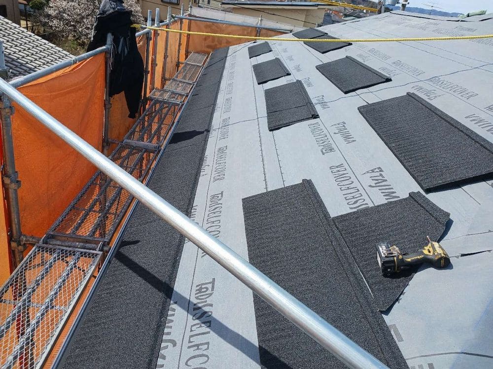 名張市の屋根工事をリペイント匠が施工した写真