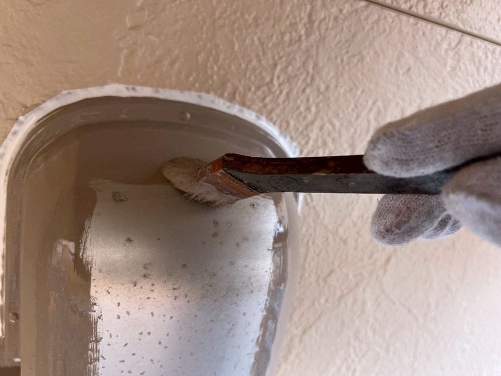 津市久居 H様換気フード中塗り 津市の外壁塗装をリペイント匠が施工した写真