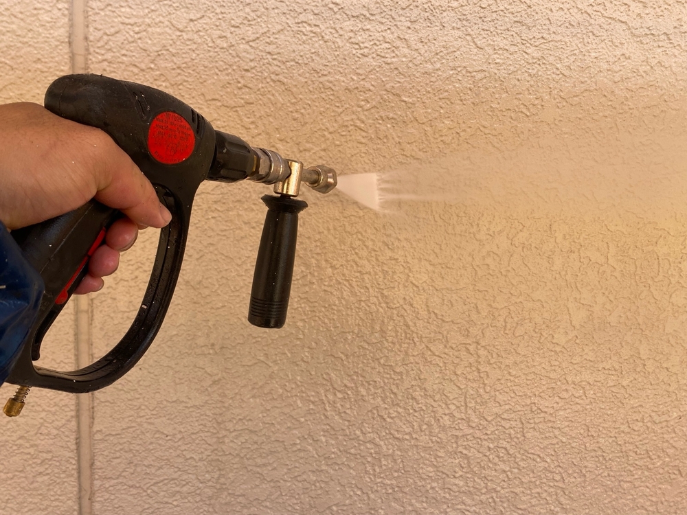 S様(津)高圧洗浄(外壁) (6) 津市の外壁塗装、屋根塗装をリペイント匠が施工した写真