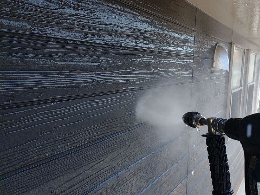 四日市市の外壁塗装をリペイント匠が施工した写真