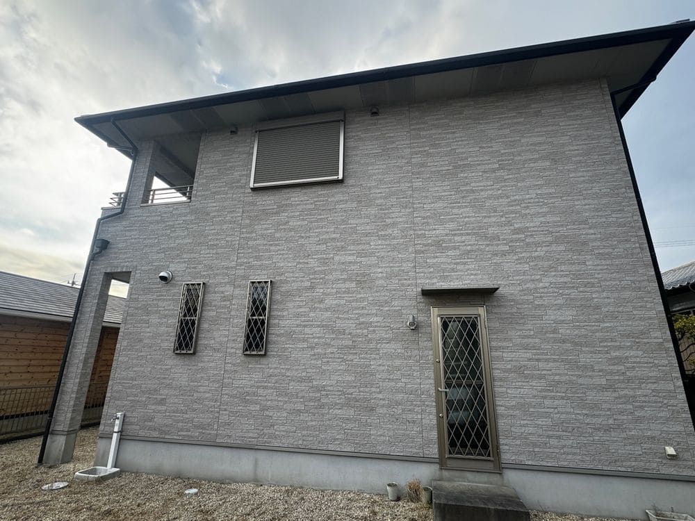 四日市市の外壁塗装をリペイント匠が施工した写真