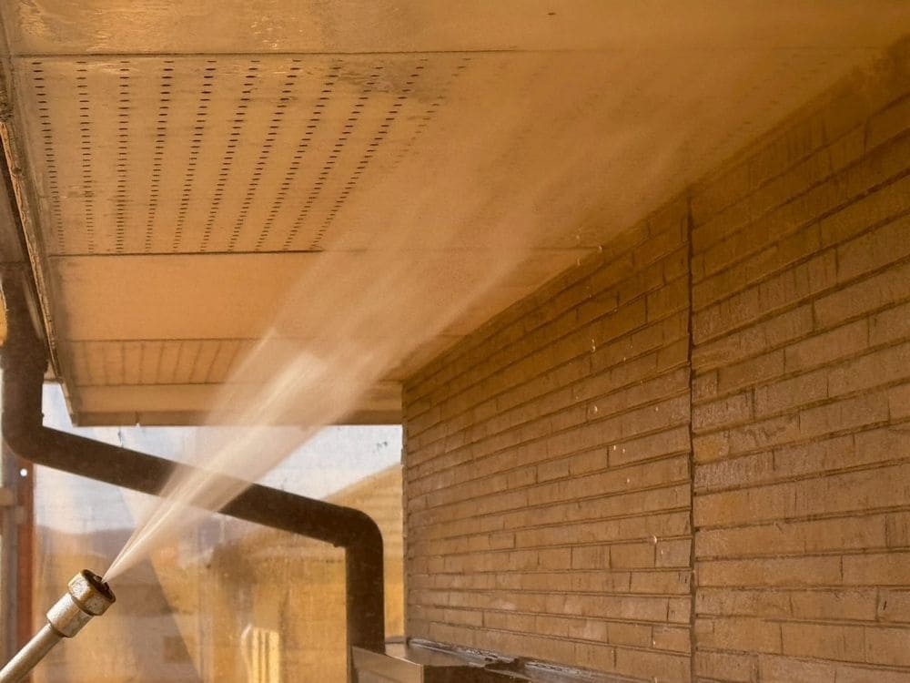 松阪市で外壁塗装をリペイント匠が施工した写真