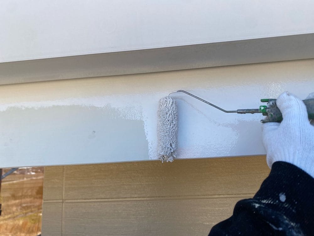 K様(伊勢市)鼻隠し‗1回目 伊勢市で外壁塗装と防水工事をリペイント匠が施工した写真