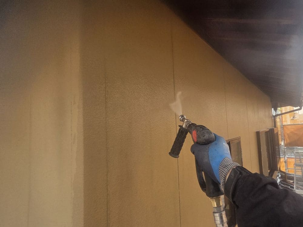 四日市市の外壁塗装をリペイント匠が施工した写真