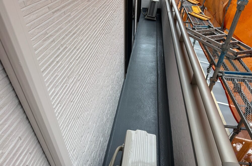 津市で外壁塗装、屋根塗装、防水工事をリペイント匠が施工した写真