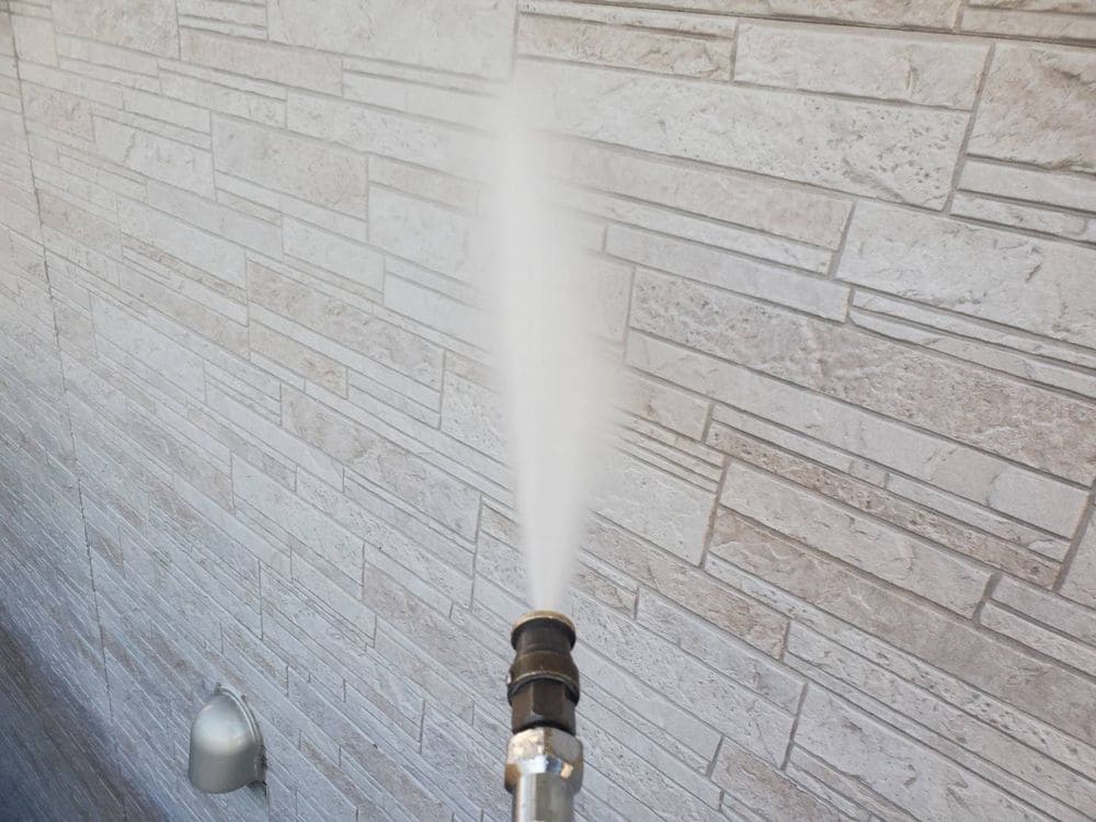 四日市市の外壁塗装をリペイント匠が施工した写真