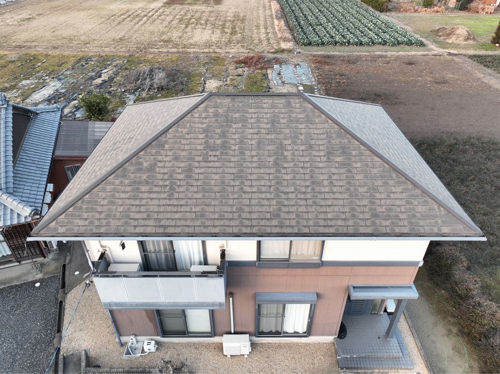 鈴鹿市_T様_施工前2 鈴鹿市の屋根カバー工事をリペイント匠が施工した写真