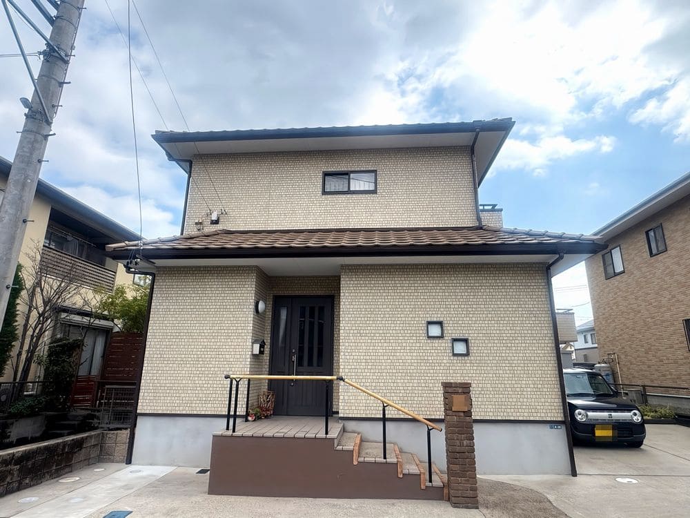 鈴鹿市_N様_施工後_外壁全体 (2) 鈴鹿市の外壁塗装、防水工事をリペイント匠が施工した写真