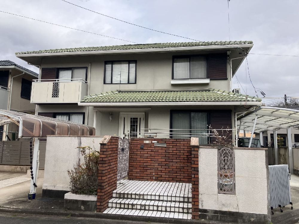 S様(津)施工前_外壁全体 (7) 津市の外壁塗装、屋根塗装をリペイント匠が施工した写真