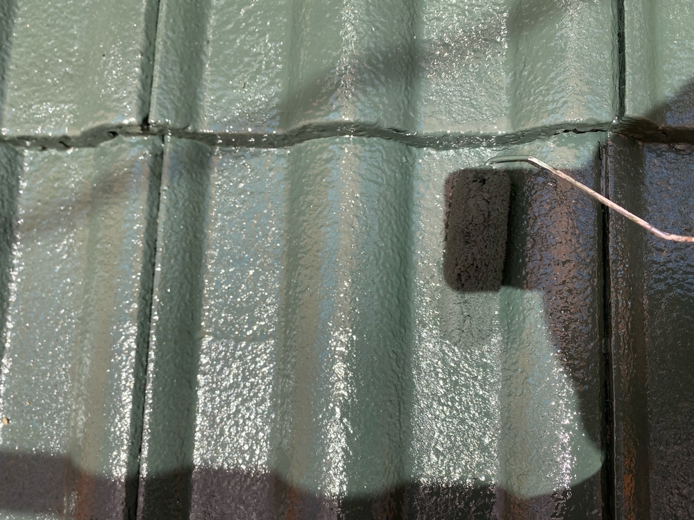 S様(津)屋根(上塗り1) 津市の外壁塗装、屋根塗装をリペイント匠が施工した写真