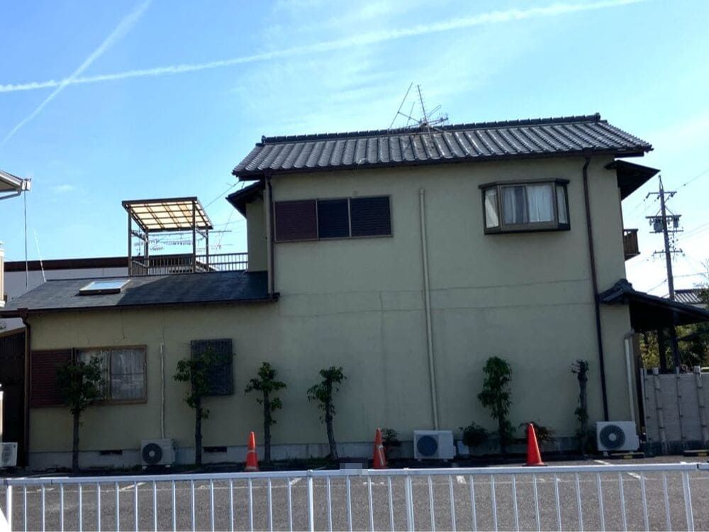 S様(津)施工前_外壁全体 (2) 津市の外壁塗装をリペイント匠が施工した写真