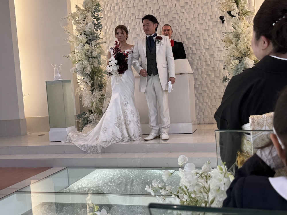 昨日は、社員の結婚式に参列してきました