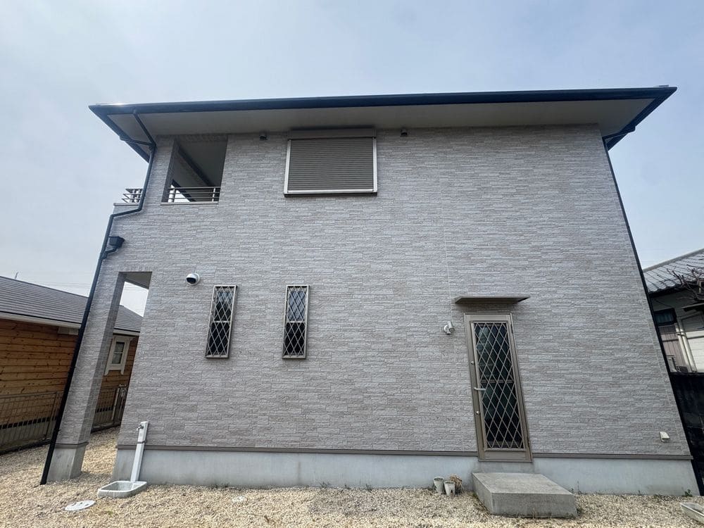 四日市市の外壁塗装をリペイント匠が施工した写真