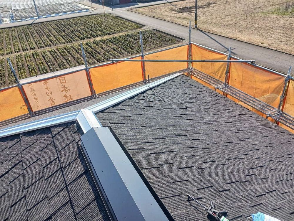 鈴鹿市_T様_換気棟(施工後) 鈴鹿市の屋根カバー工事をリペイント匠が施工した写真