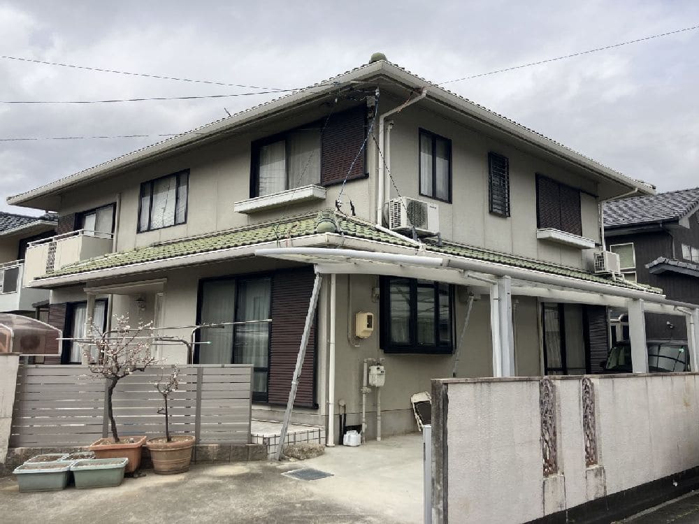 S様(津)施工前_外壁全体 (9) 津市の外壁塗装、屋根塗装をリペイント匠が施工した写真