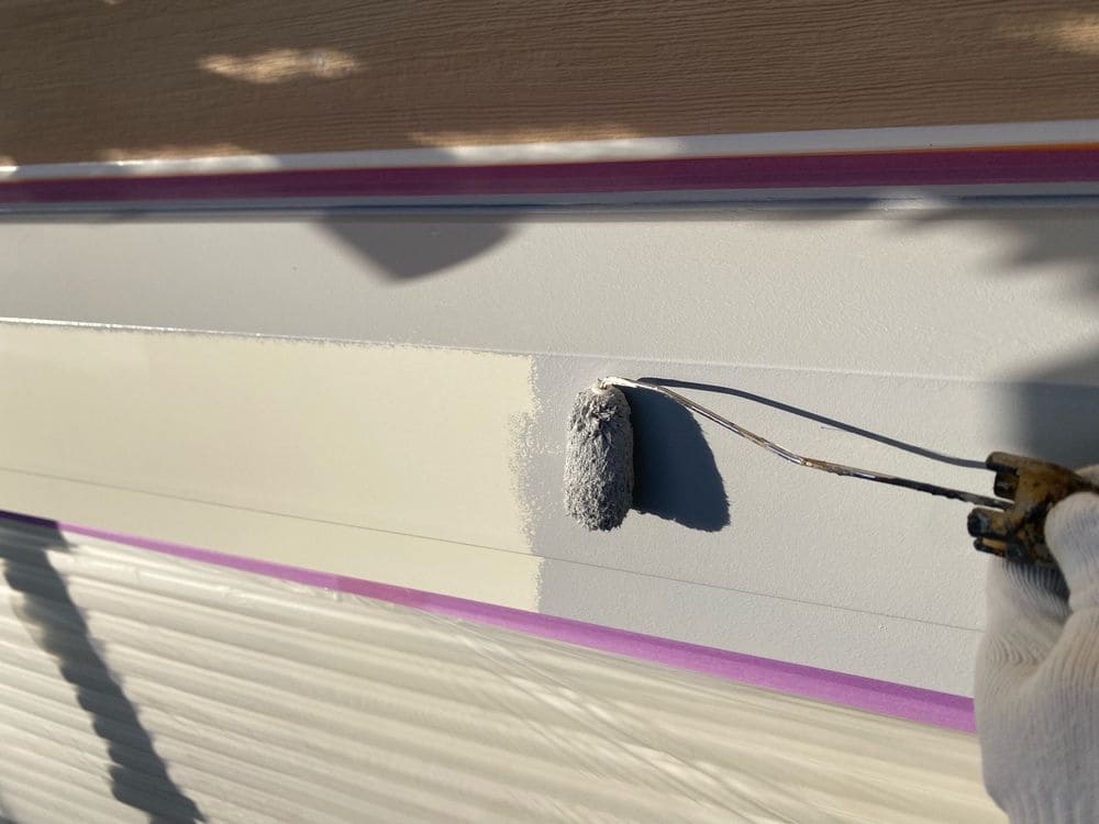 K様(伊勢市)シャッターボックス‗1回目 伊勢市で外壁塗装と防水工事をリペイント匠が施工した写真