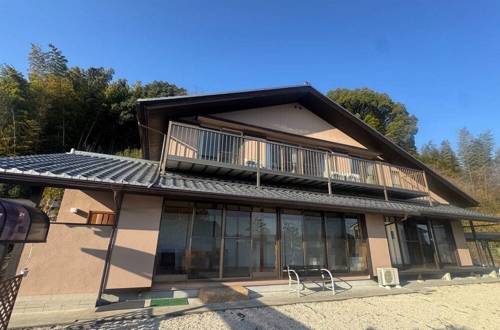 四日市市の外壁塗装をリペイント匠が施工した写真