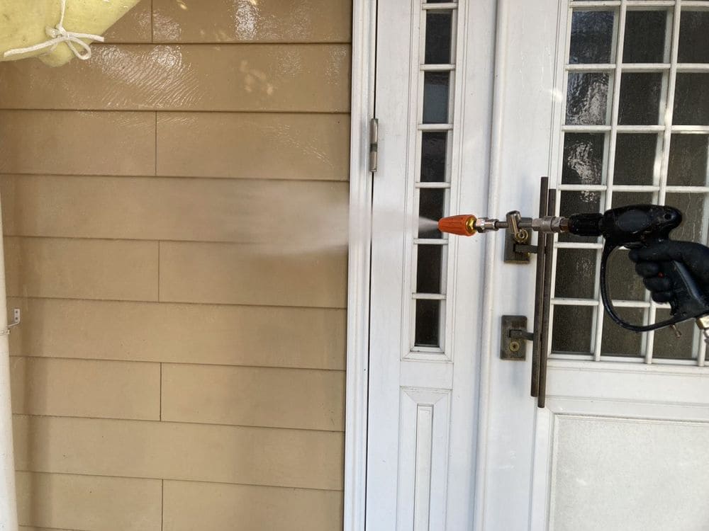 桑名市の外壁・屋根塗装をリペイント匠が施工した写真