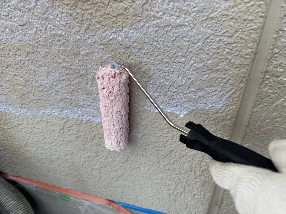 S様(津)外壁(下塗り1) (3) 津市の外壁塗装、屋根塗装をリペイント匠が施工した写真