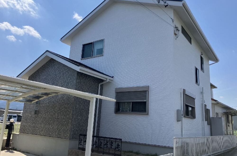 津市で外壁塗装、屋根塗装、防水工事をリペイント匠が施工した写真