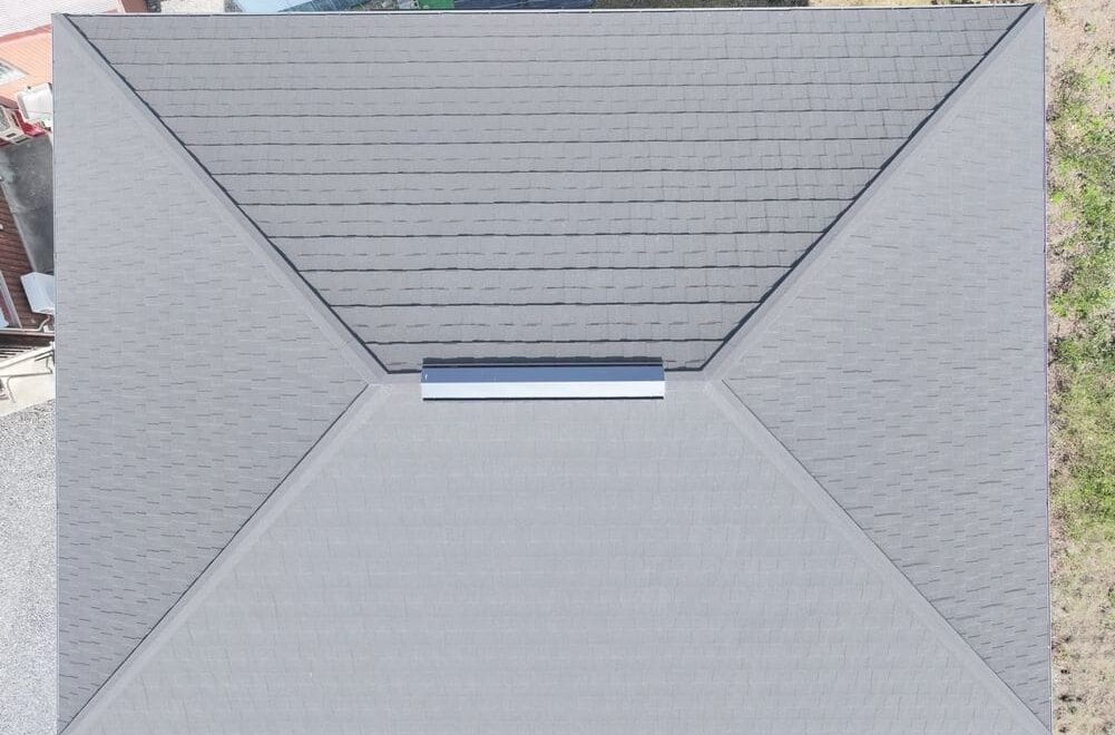 鈴鹿市の屋根カバー工事をリペイント匠が施工した写真