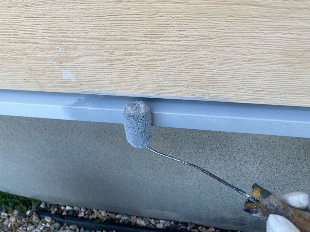 K様(伊勢市)水切り‗1回目 伊勢市で外壁塗装と防水工事をリペイント匠が施工した写真