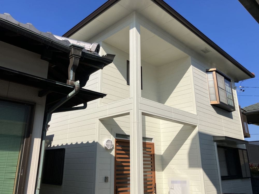 H様(松阪市中央町)_施工後_外壁全体 松阪市の外壁塗装、屋根塗装をリペイント匠が施工した写真